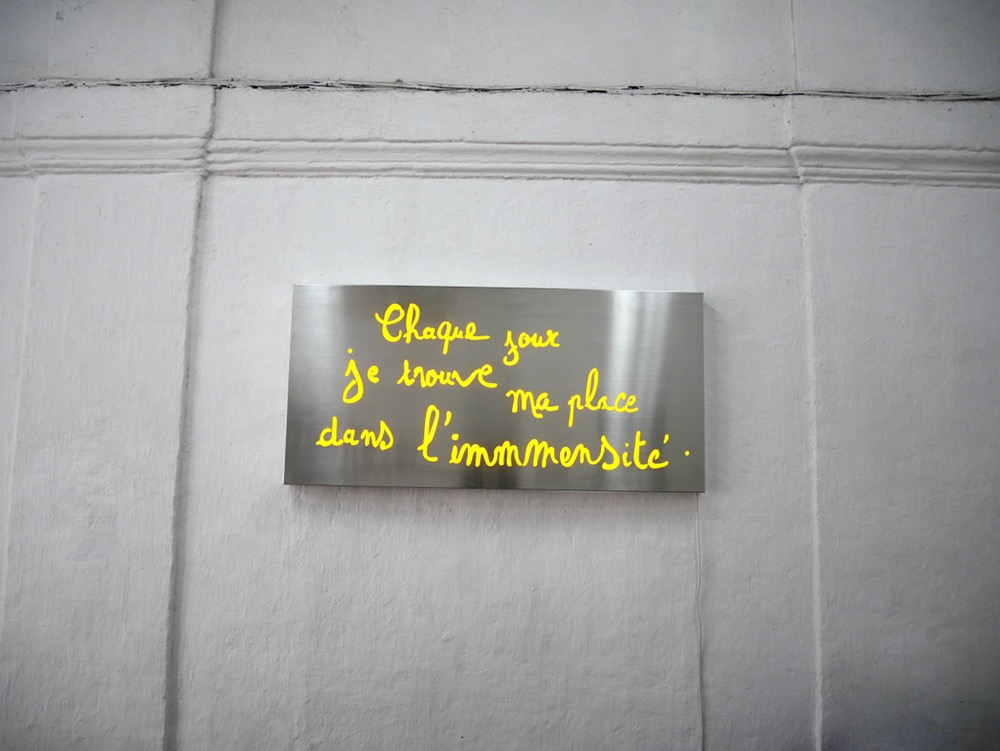 2019-04-13 21.44.00_light